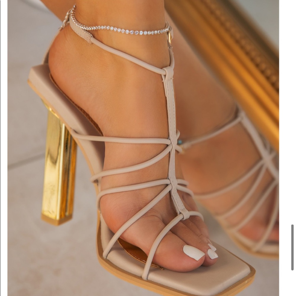Miss Lola high heels nude with Gold heel